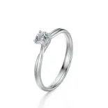 Pierścionek z białego złota z diamentem